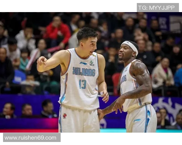 张晓东足球：从青涩少年到职业球员的成长之路与梦想追逐